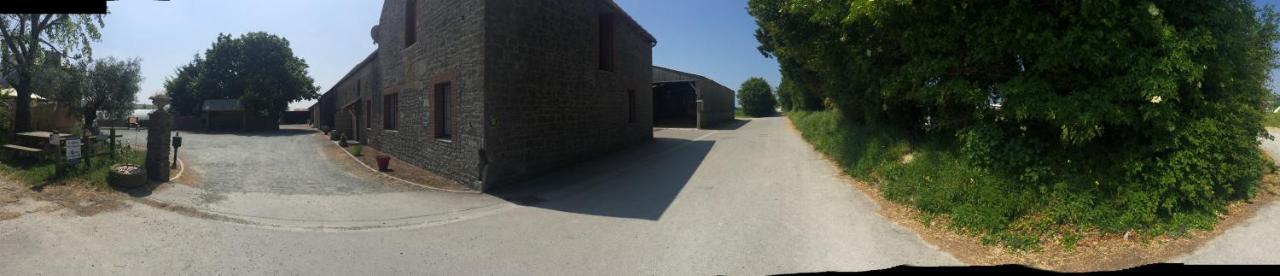 Le Loup Dans La Bergerie Bed & Breakfast Montmartin-sur-Mer Екстериор снимка
